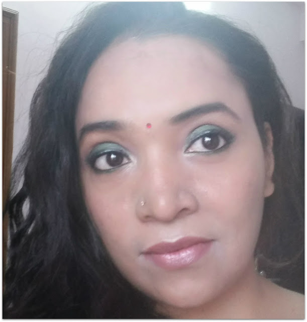 Lakme Eyeconic Green and Soultree Khol In Grey Glow Review & Makeup Look