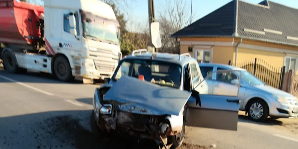 Accident în Poiana Mare, provocat de un şofer beat şi fără permis de conducere