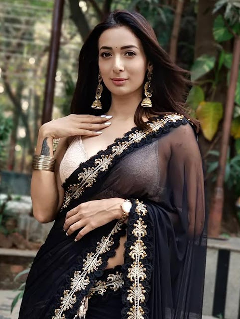 Bigg Boss (Marathi) fame, Heena Panchal sizzles in a sheer black saree - see these hot photos.