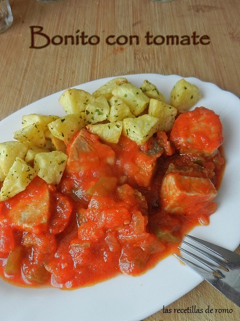 Bonito con tomate