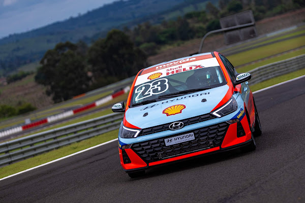 Novo Hyundai HB20 estreia na temporada 2023 da Copa Shell