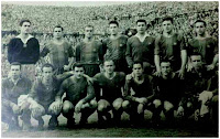 F. C. BARCELONA. Temporada 1954-55. Ramallets, Seguer, Brugué, Segarra, Goicolea (portero suplente), Bosch, Flotats; Claudio (utillero), Basora, Villaverde, Di Stéfano, Luis Suárez, Mandi y Ángel Mur (masajista), C. F. BARCELONA 1 Club de Regatas VASCO DA GAMA 0. 12/06/1955. Partido amistoso. Barcelona, Campo de Las Corts. GOLES: 1-0: 34’, Flotats.