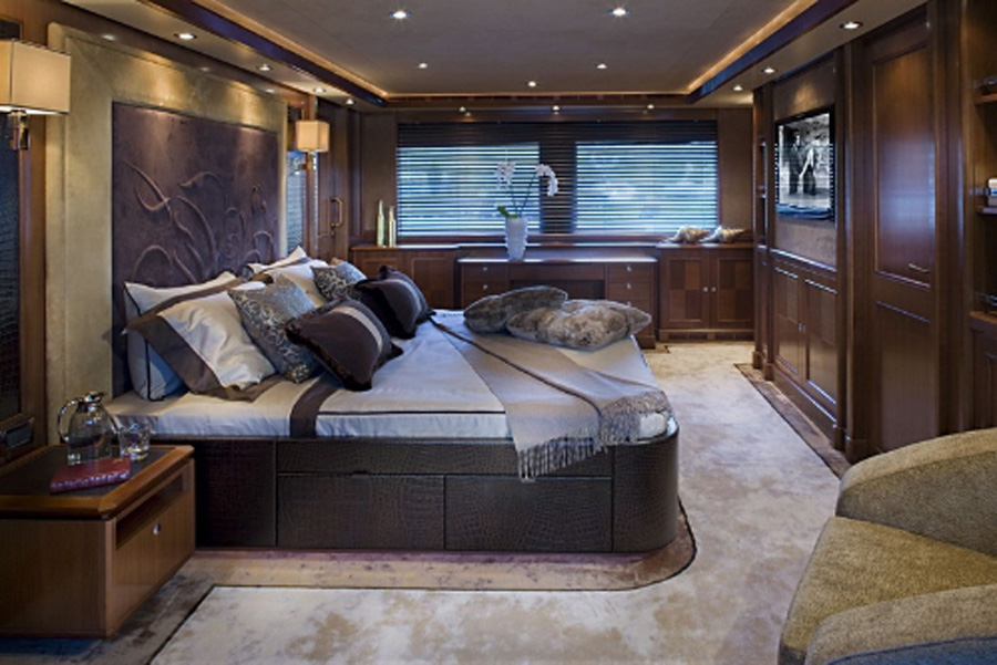 Luxury Home Interior Design: Elegant Bedroom Family