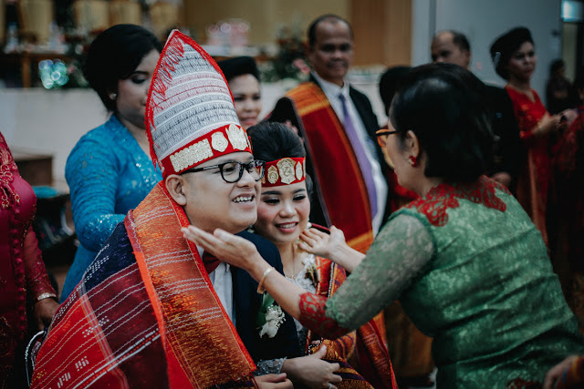 PAB, JASA FOTO WEDDING ADAT BATAK JAKARTA, FOTOGRAFER BATAK,FOTO PERNIKAHAN ADAT BATAK, ULOS MARTUMPOL