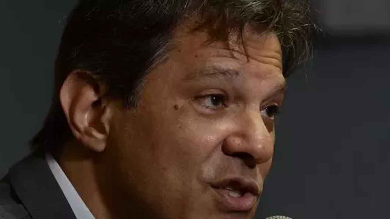 Artigo de site de economia compara equipe de Haddad com time de Botucatu