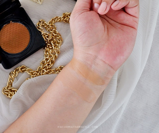 Swatch Looke Holy Flawless BB Cushion Clio Iris