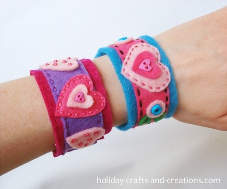 BRAZALETE-BRACELET-FIELTRO-MANUALIDADES-NIÑOS-DIY-FELT-MAMAYNENE-HEART