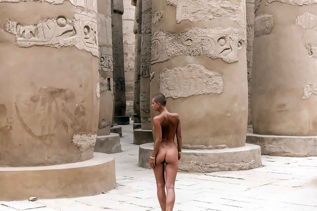 posing naked on Egyptian landmarks