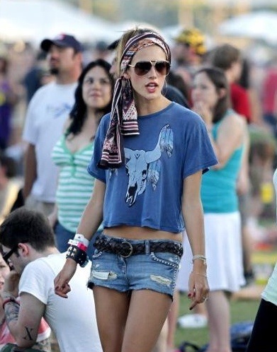 Sexy Jeans on 11chicks Hot Sexy Short Shorts Jeans Celebrity Coachella411 Jpg