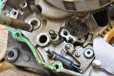 Yamaha YZF R125 Gear selector shaft lever replacement removal