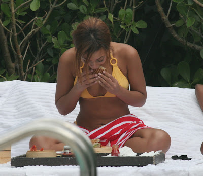 beyonce_eating_001