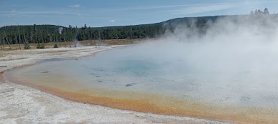 Yellowstone, Upper Geyser Basin, Black Sand Basin. Rainbow Pool.