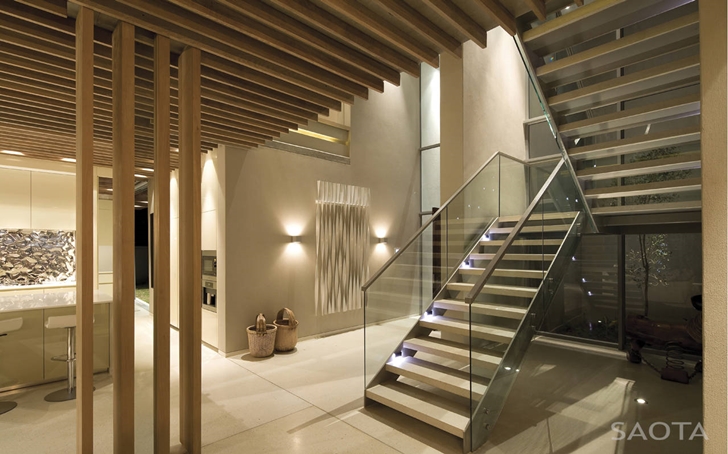 Stairs in African modern villa in Durban by SAOTA