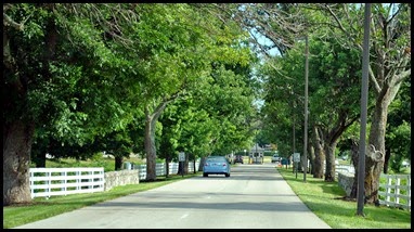 01b - KHP Entrance Drive