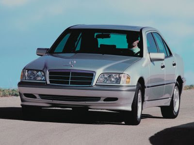 Download Owner's Manual of Mercedes Benz CClass model year 2000