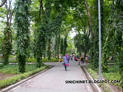  Kali ini cuma pengen sedikit dongeng wacana salah satu taman di Surabaya Taman Flora (Kebun Bibit) Bratang Surabaya