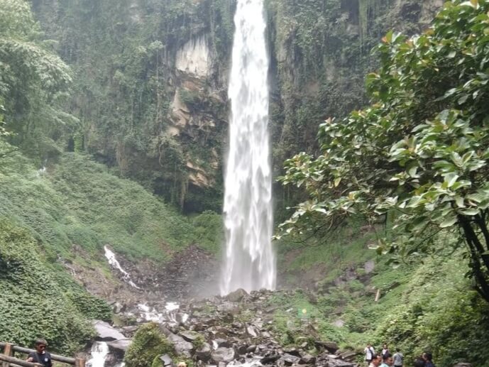 Air terjun Grojogan sewu Tawangmangu