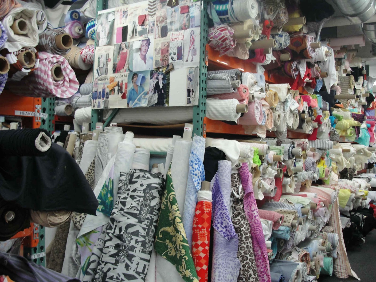 La Chica de la costura: un espacio de venta de textiles e insumos para la  moda
