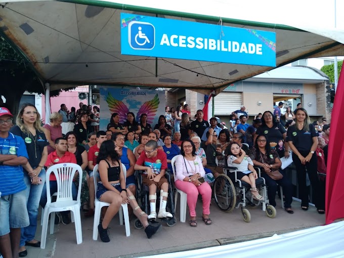 Espaço de Acessibilidade: Cerca de 40 pessoas com deficiência e mobilidade reduzida assistiram ao desfile do dia 11 de Setembro