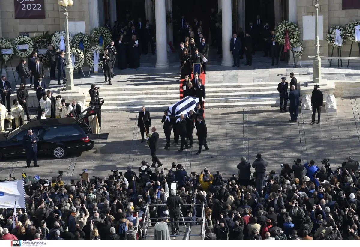 Κηδεία Κωνσταντίνου: Φώναζαν «ψωμί, ελιά και Κώτσο βασιλιά»