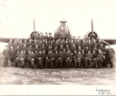 RAF No. 305 Polish bomber squadron in front of a Wellington, 2 August 1941 worldwartwo.filiminspector.com