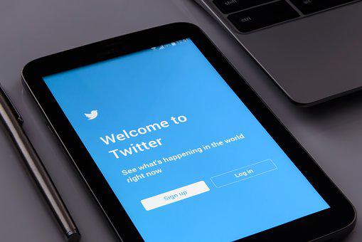 Twitter is testing a new feature “tweets per month”