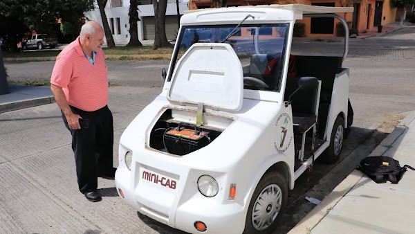 Mexicanos crean coche de energía solar, la revolución del transporte en Oaxaca