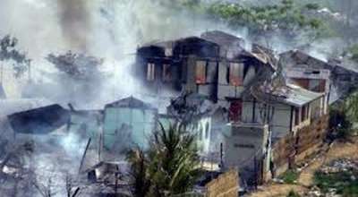 YOUTUBE BENTROK BUDDHA VS MUSLIM MYANMAR 2014 Rusuh saling bakar (Video) 