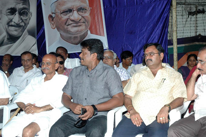 Kollywood supports Anna Hazare event pictures