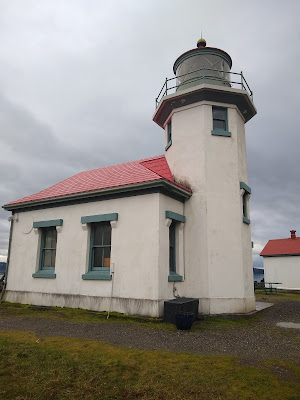 The lighthouse from its "good side"