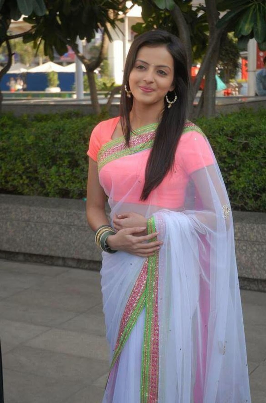 Shrenu Parekh hot sexy transparent saree blouse show Iss Pyaar Ko Kya Naam Doon Ek Baar Phir Aastha Shlok Agnihotri Sapna
