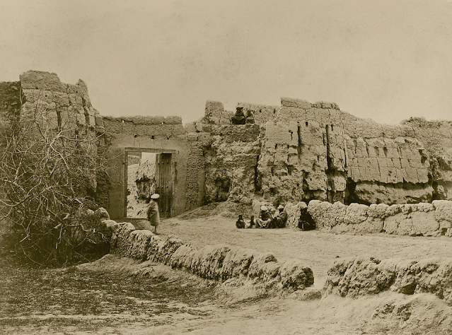 Gate of Jalalabad city during 2nd Anglo-Afghan war