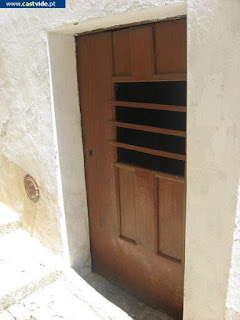 OGIVAL DOORS / Portas Ogivais, Castelo de Vide, Portugal