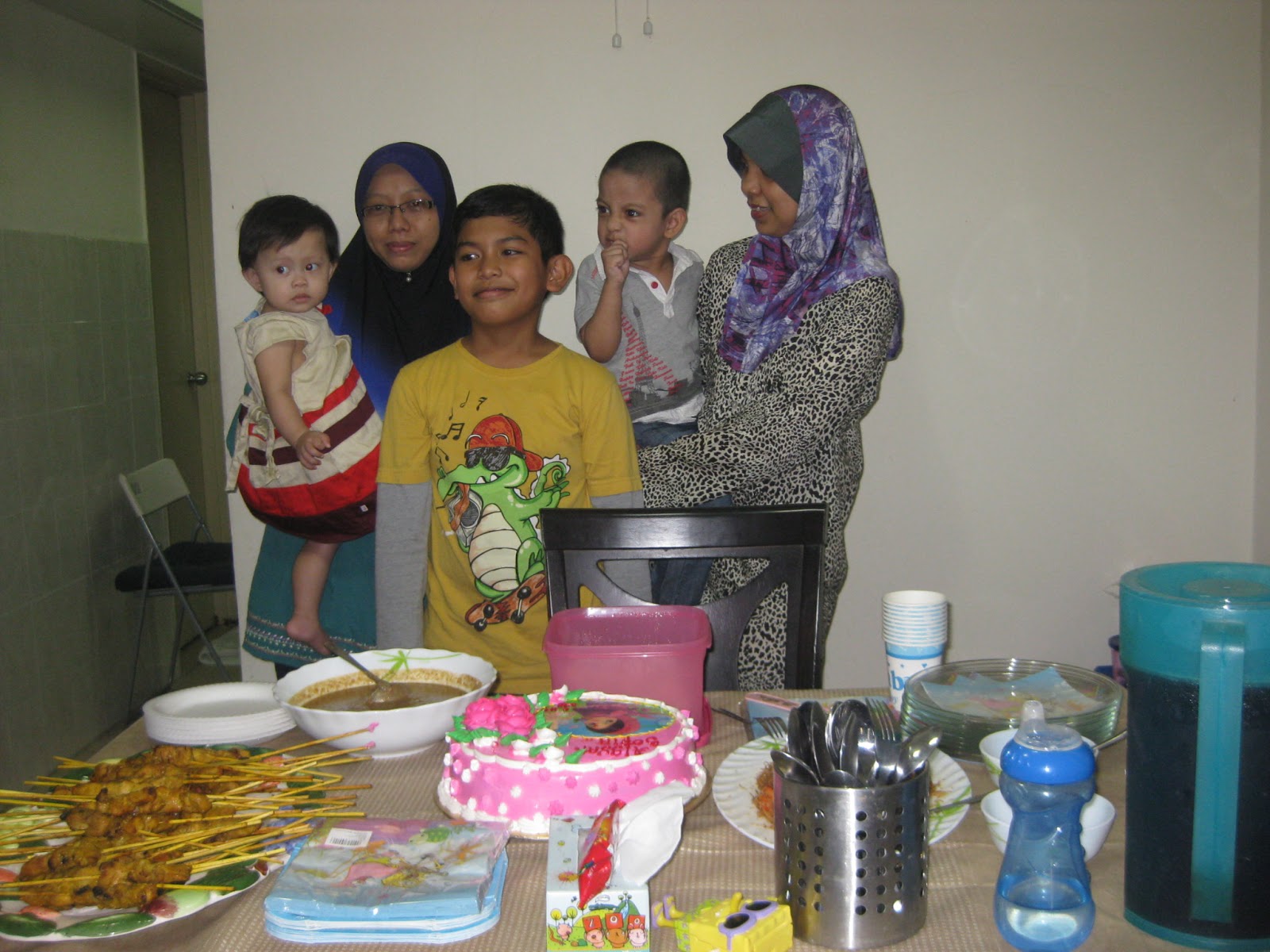 ROSY WHITE KITCHEN: HAPPY BIRTHDAY AISYAH SOFIA.