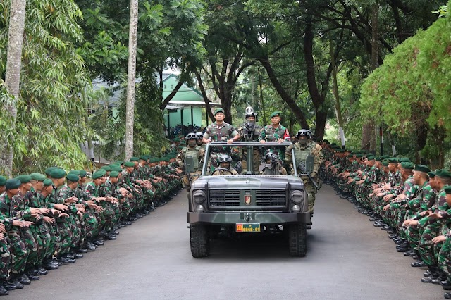 DANBRIGIF RAIDER 13 GALUH KUNJUNGI YONIF RAIDER 323/BP KOSTRAD