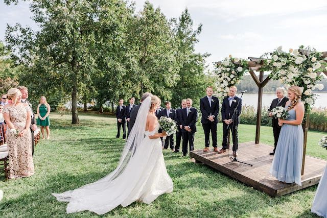 Eastern Shore Fall Estate Wedding photographed by Maryland Wedding Photographer Heather Ryan Photography