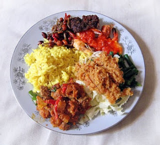 resep nasi kuning komplit