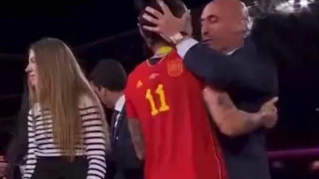 Spanish FA president REFUSE to resign over World Cup ‘kiss-gate’