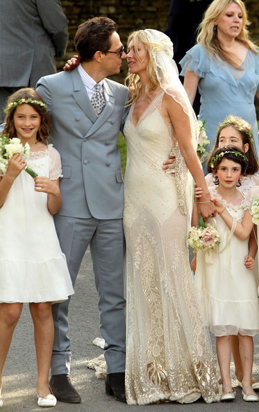  Kate Moss Wedding Gown Pictures