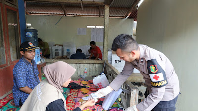 Siedokes Polres Pandeglang Periksa Kesehatan Personel Pengamanan TPS di Lokasi PPS Pasca Pemungutan Suara telah di laksanakan