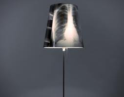 manualidad de lámpara reciclada con radiografía