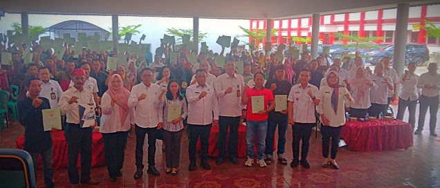 Nanang Ermanto Bagi Sertifikat dan Peta Desa Lengkap di Lampung Selatan