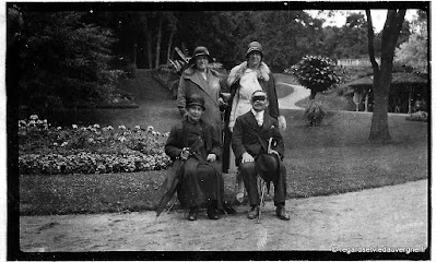 Photo de famille : groupes trois et plus.