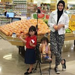 Desain Baju Zaskia Mecca : Model Baju Desainer Zaskia Sungkar : Potret Jakarta Dalam ... - Online shop ini menjual hijab dan pakaian muslim hasil rancangan zaskia sendiri.