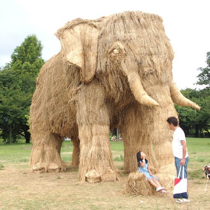 06-Elephant-Animal-Sculpture-Wara-Art-www-designstack-co