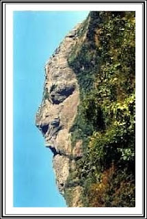 7 Gunung Terkenal Berwajah Manusia [ www.BlogApaAja.com ]