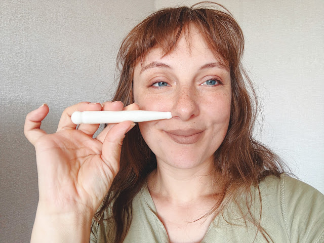 How to use jade massager on face pressure points step-by-step