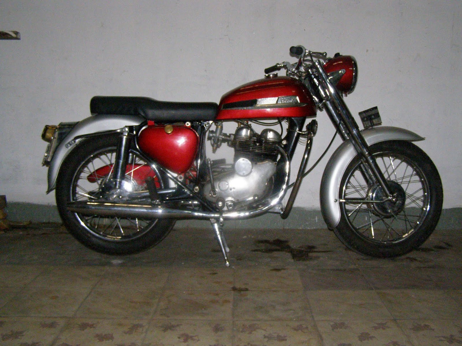 Motor Klasik Sepeda Ontel Dan Barang Antik May 2010