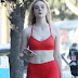 Elle Fanning In A Bright Red Workout Ensemble : ヨガのクラスを終えて、お帰りのエルたん ! !