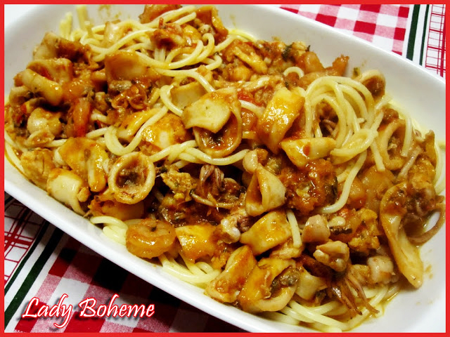 hiperica di lady boheme blog di cucina, ricette facili e veloci. Ricetta spaghetti al sugo di pesce